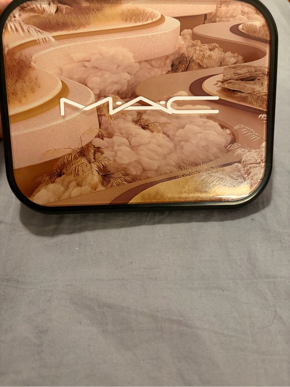MAC makeup 12 shadow palette nude Connect in Colour
